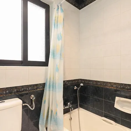 Beachfront 2 Bedroom * Is-Sellum