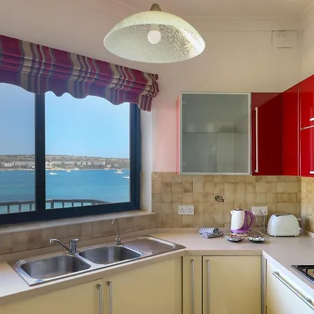 Beachfront 2br In Mellieha Seashore * Is-Sellum