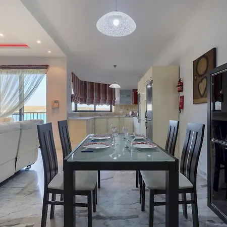 Beachfront 2br In Mellieha Seashore * Is-Sellum