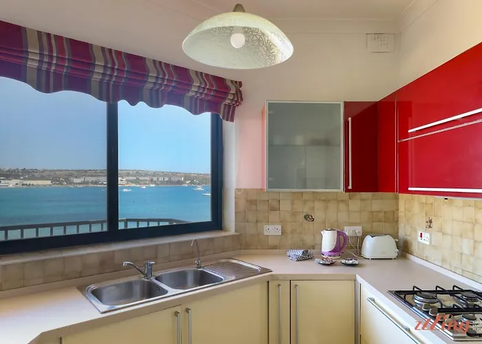 Beachfront 2 Bedroom * Is-Sellum