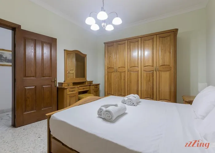 Beachfront 2 Bedroom Διαμέρισμα *