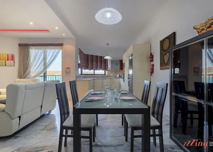 Beachfront 2 Bedroom * Is-Sellum